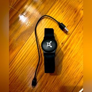 Orange Theory heart rate monitor and charger. Like new!